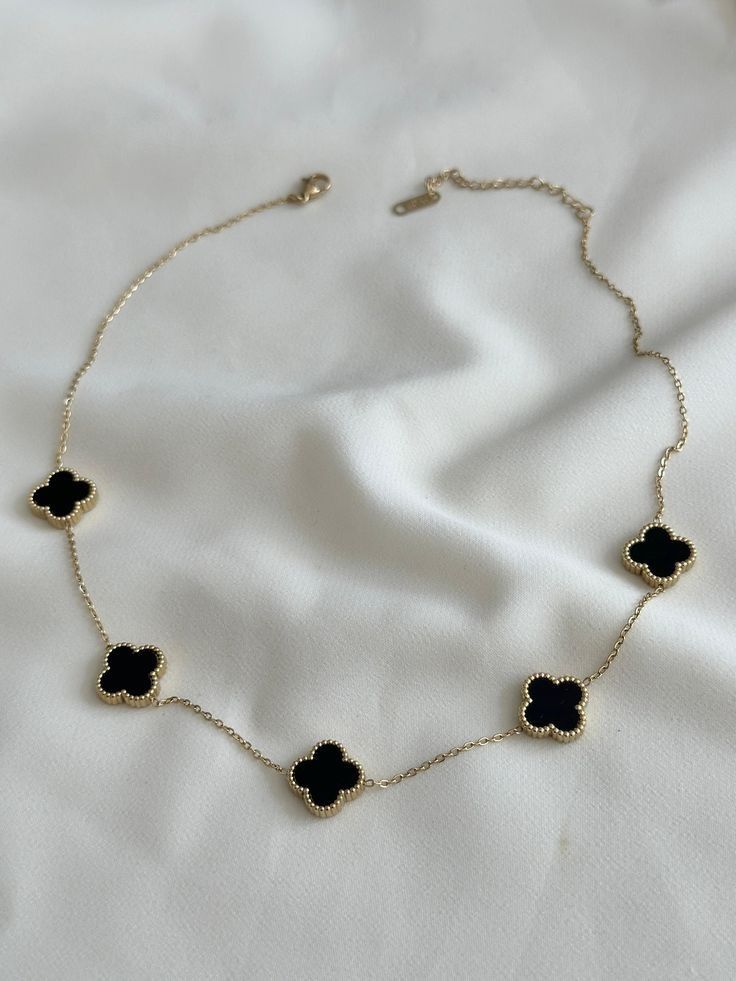 Five clover Necklace