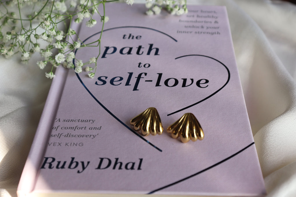 Golden Seashell Drops