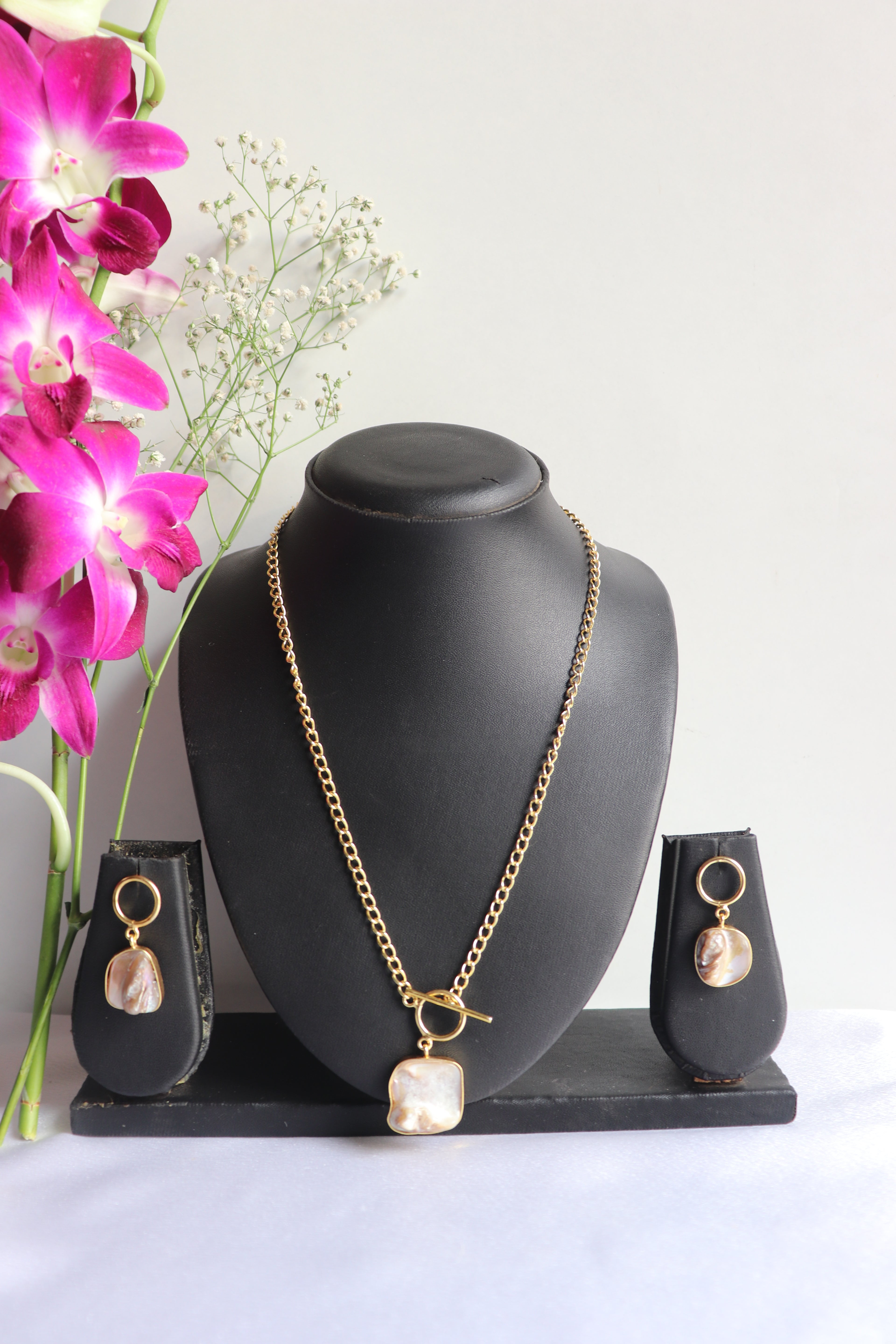 Gemstone Luxe Necklace With Earrings