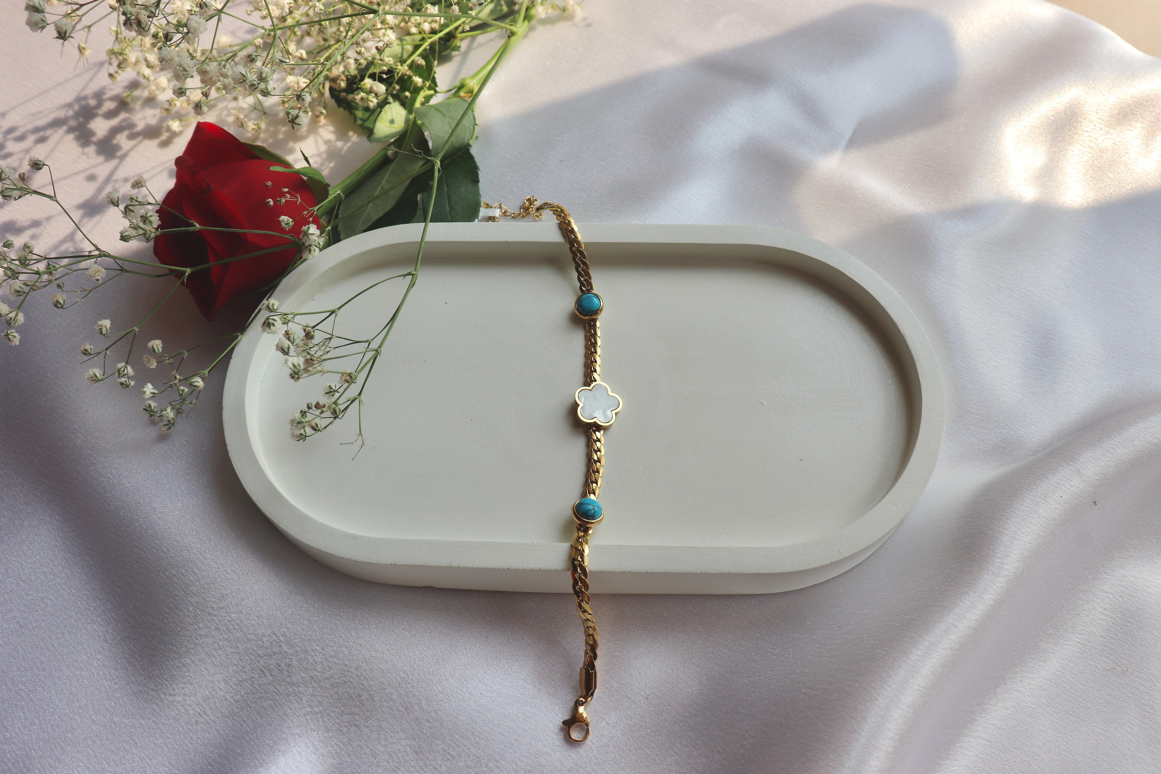 White Flower Chain Bracelet