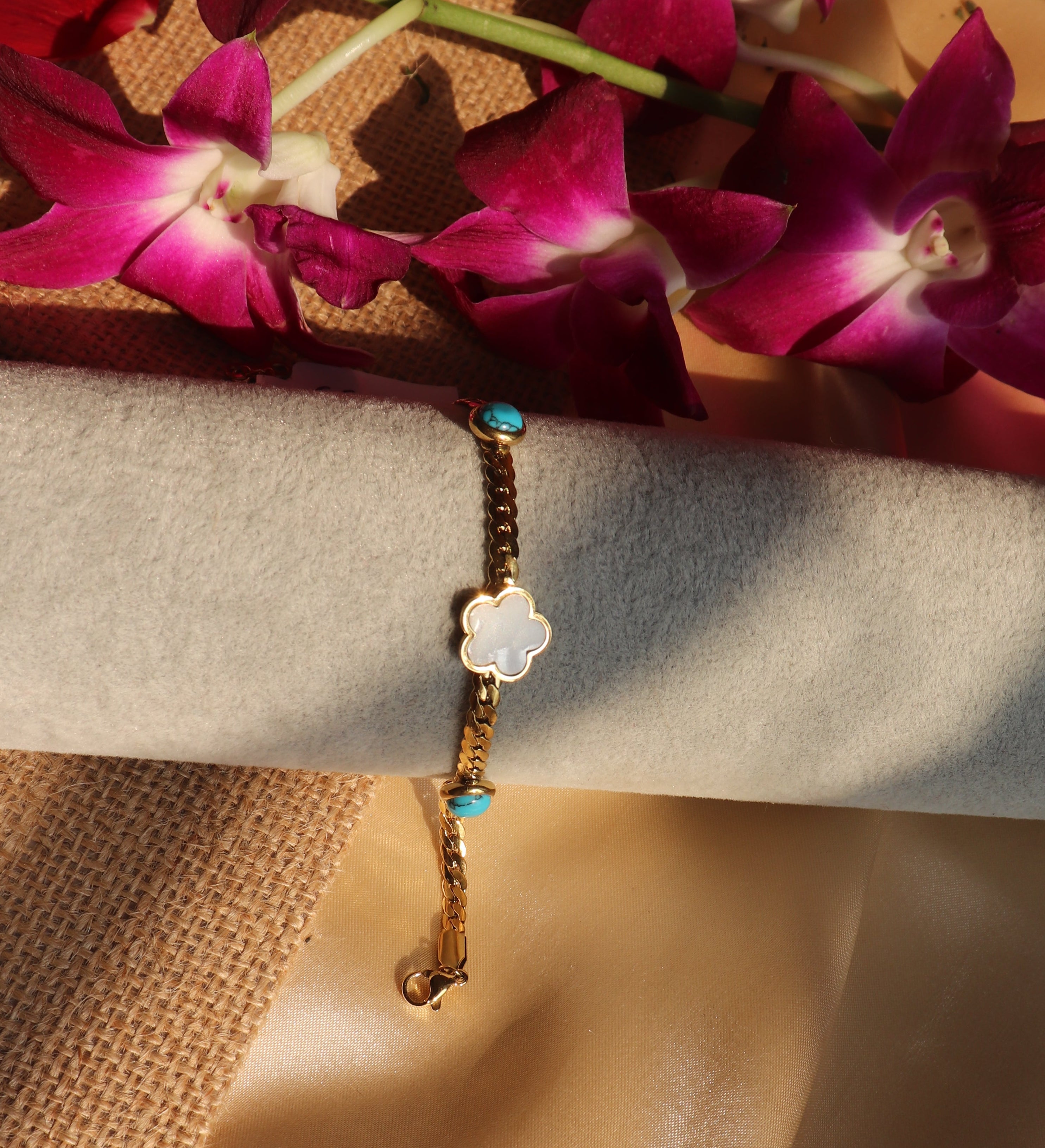 White Flower Chain Bracelet