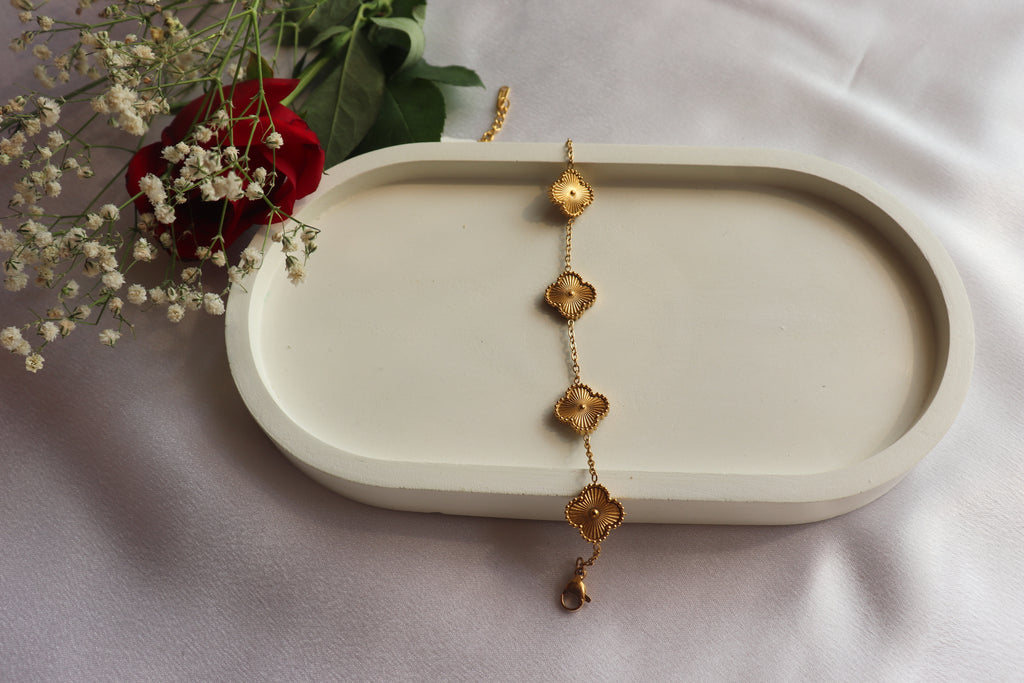 Golden Clover Chain Bracelet