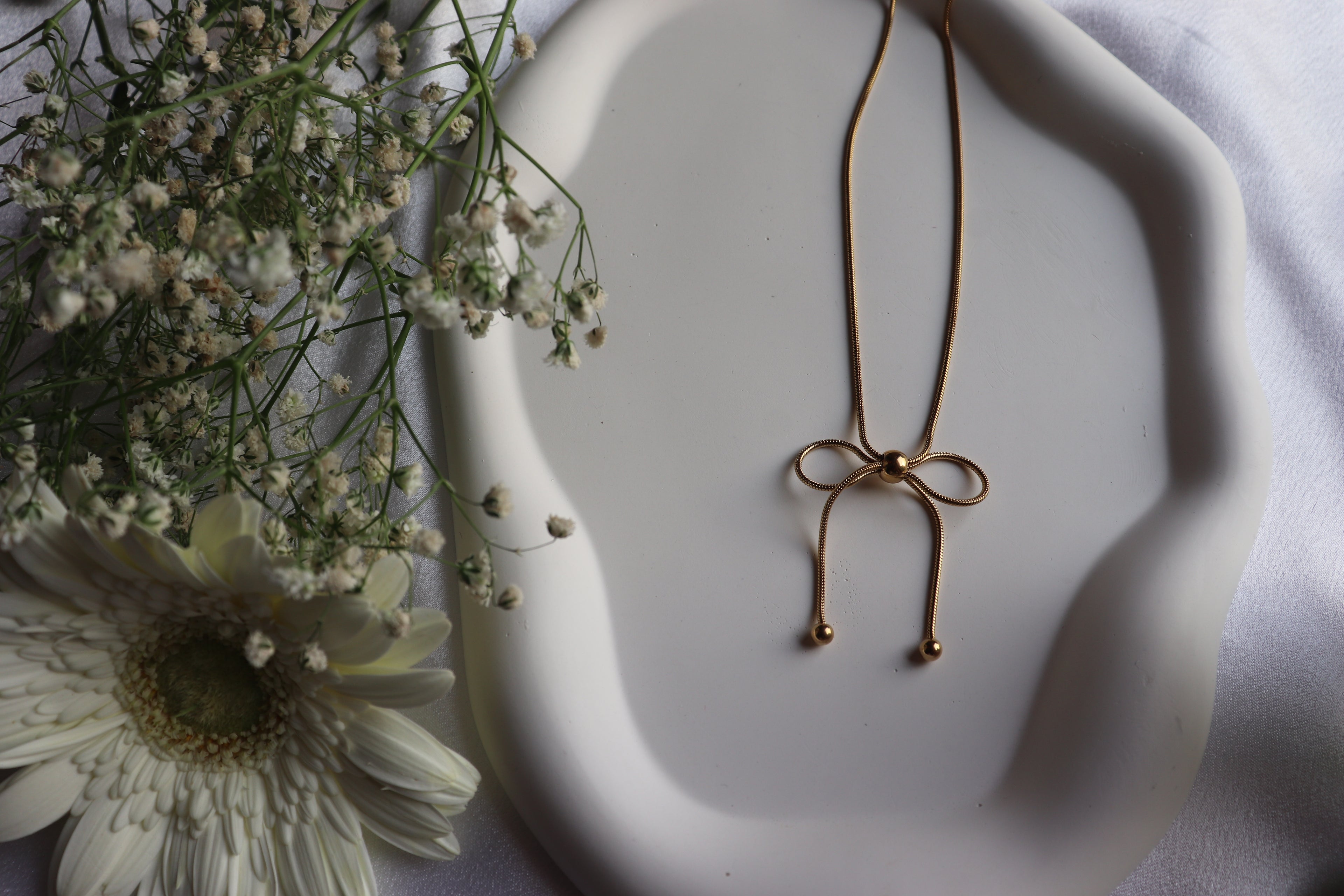 Filigree Lace Bow Necklace