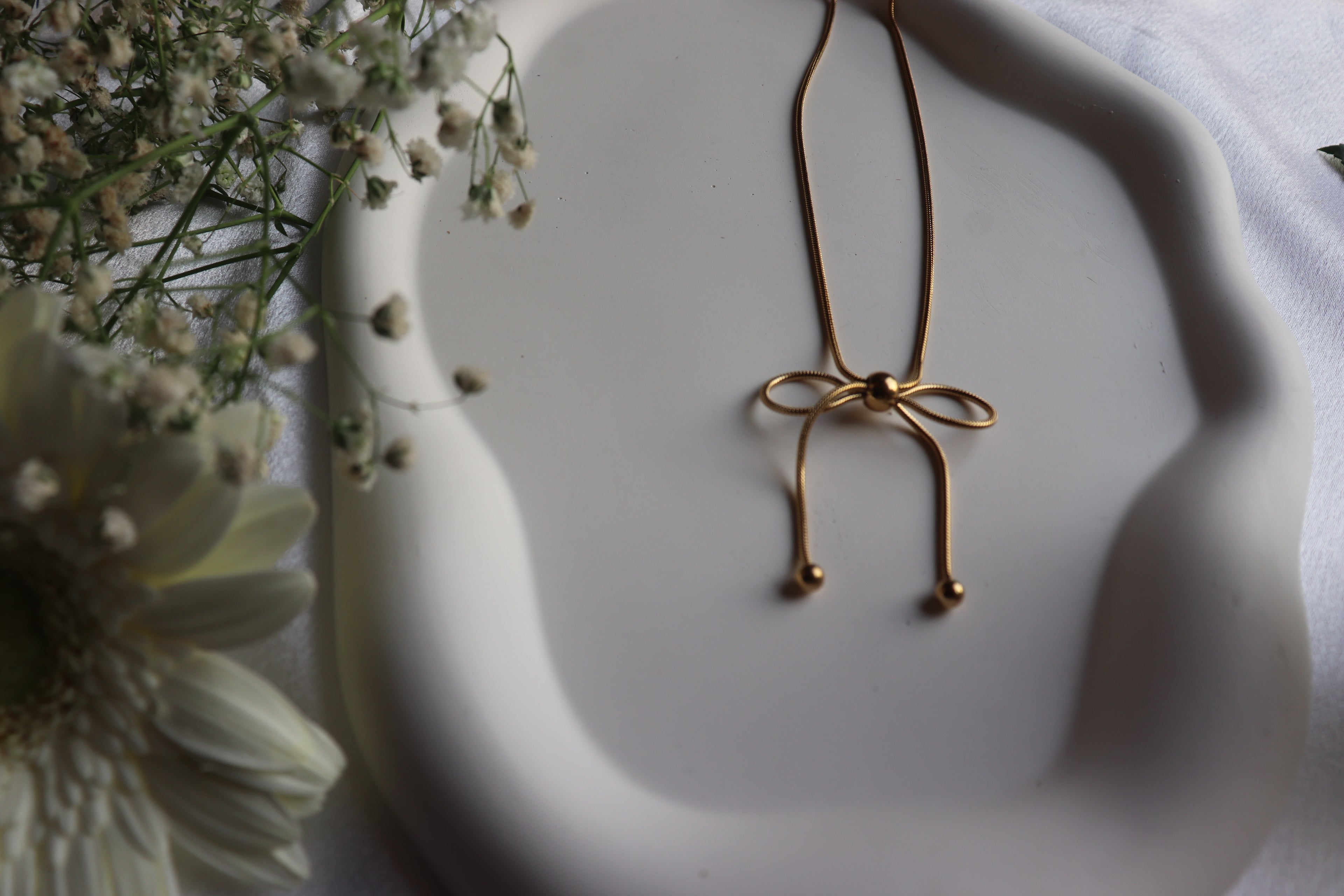 Filigree Lace Bow Necklace